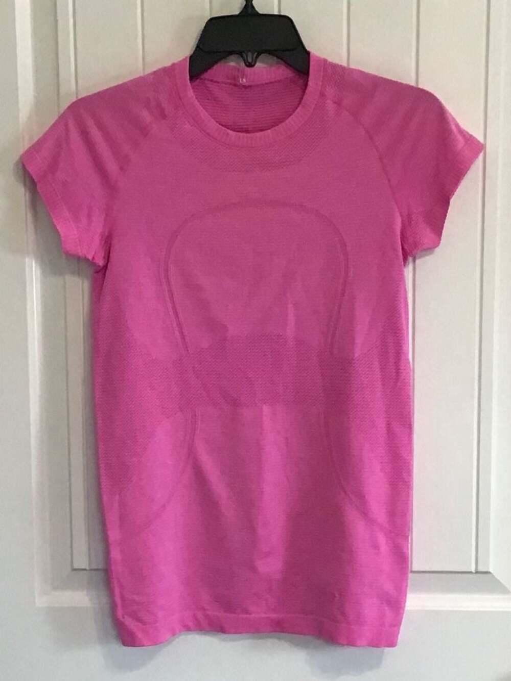 Lululemon Swiftly Tech Short Sleeve Shirt in Pink size 6 Athletic Active